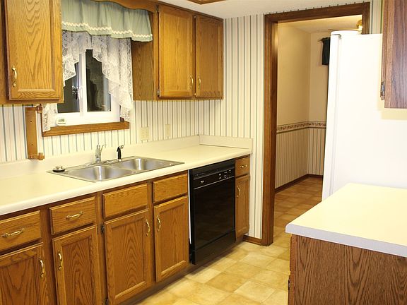 4th image of 548 Timberlane Dr