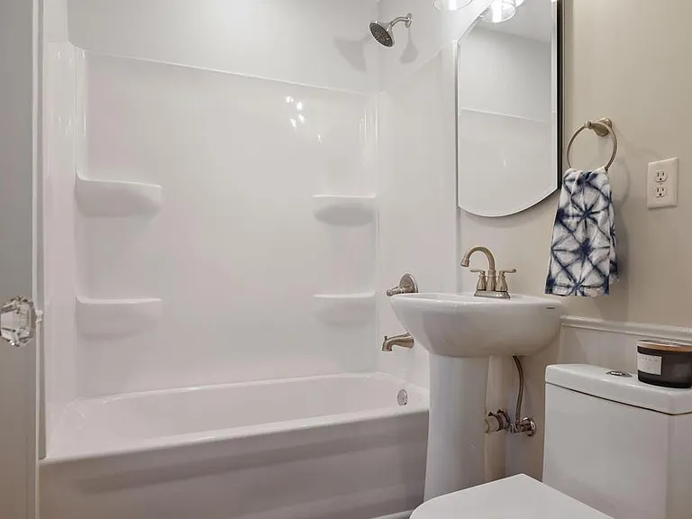 314 12th Ave NE — Photo 46