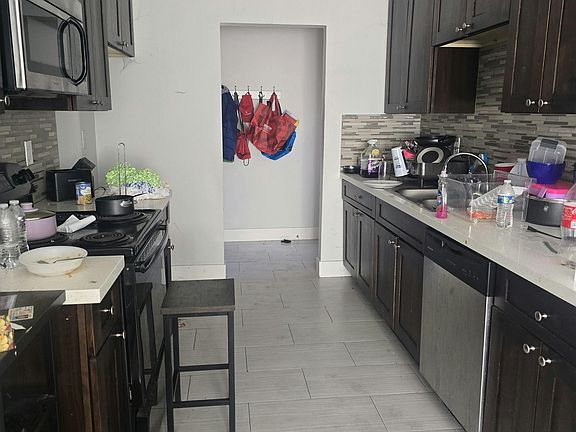3rd image of 6439 Randy St