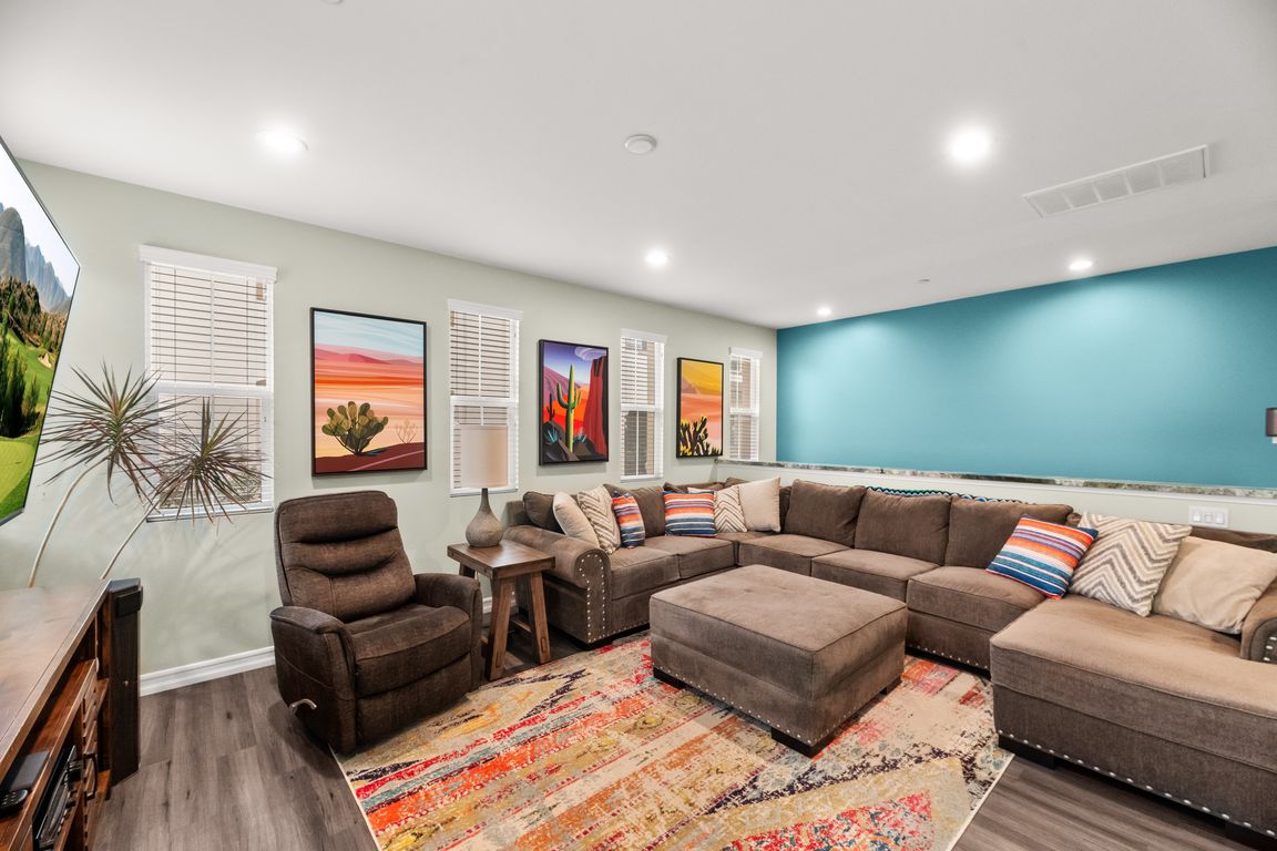 next background image