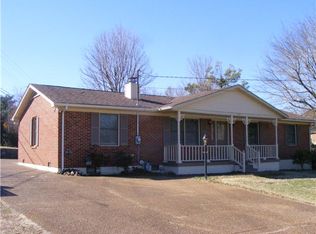 201 Gardendale Dr, Columbia, TN 38401