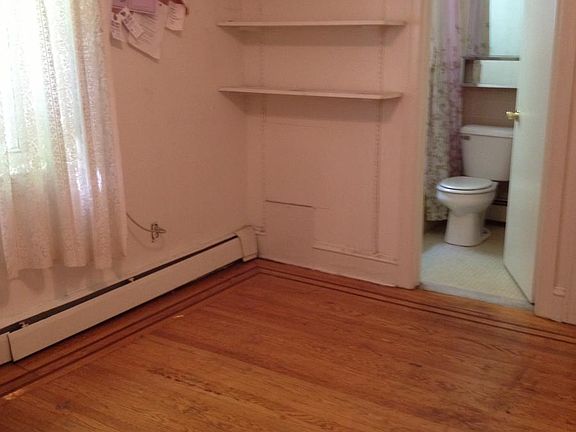 4th image of 1307 Spruce St APT 3C