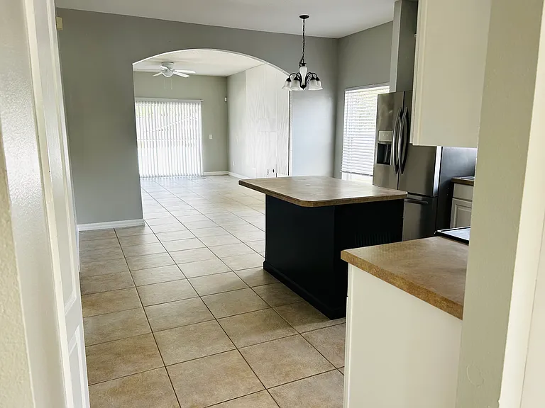 7933 Rex Hill Trl — Photo 5