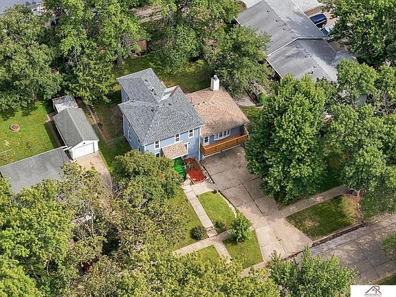 5th image of 722 Forest Ave