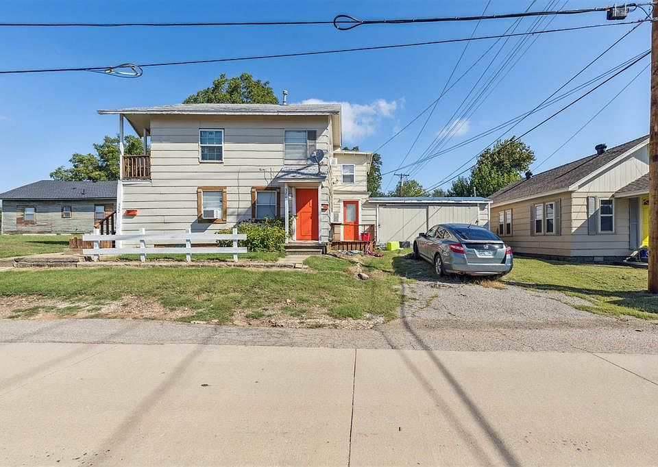 2nd image of 320 W Dill St