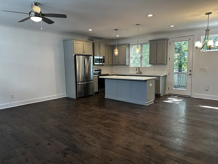 673 Park St — Photo 8