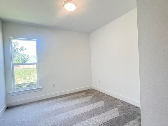 5th image of 22865 Balsam Dr