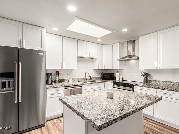 3rd image of 1609 W MISSION Lane