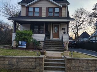 186 Selvage Ave, Teaneck, NJ 07666