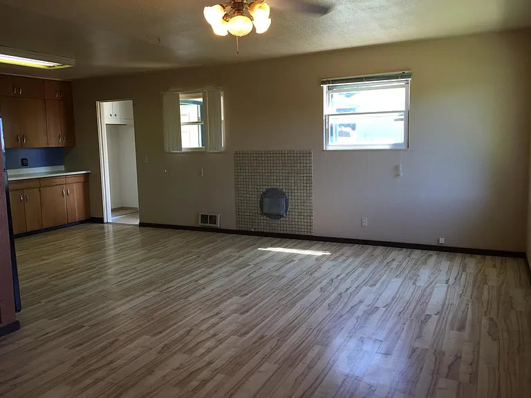 530 NW Irving St — Photo 4
