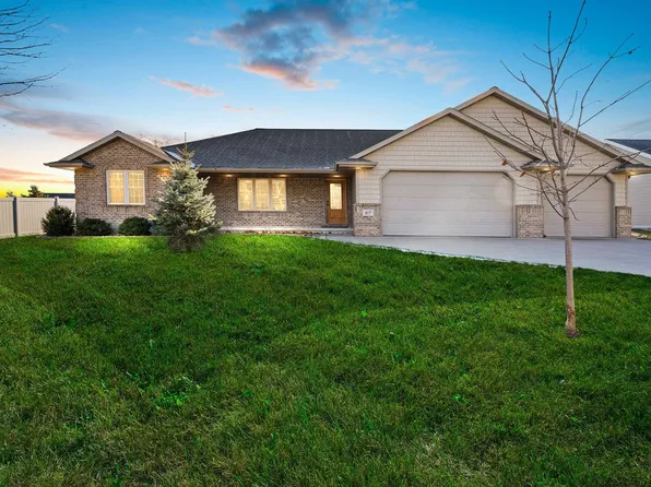 417 Fox Path Trl, Denmark, WI 54208