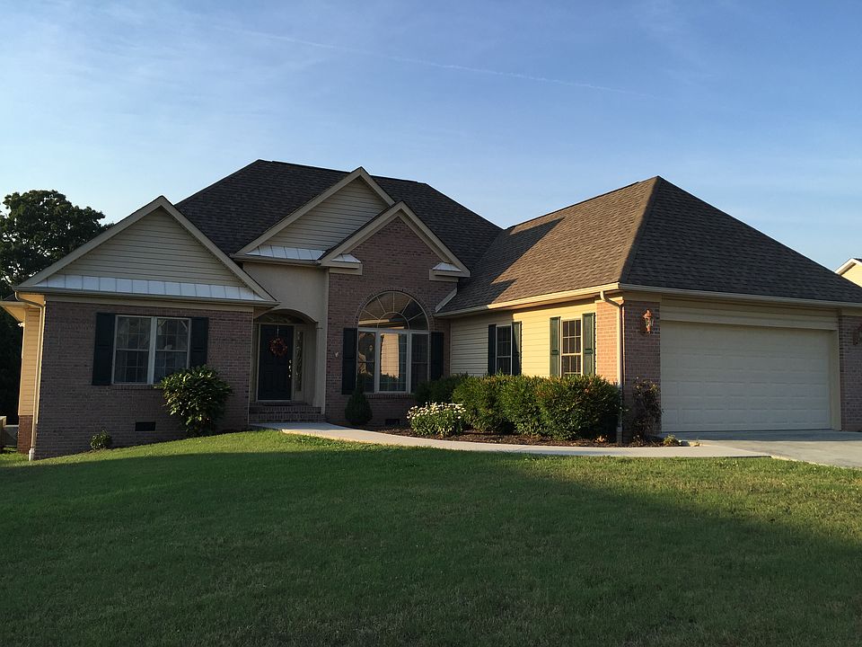 1st image of 114 Wind Chase Dr