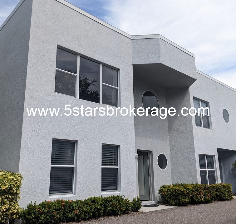 1st image of 55 16th St S #1