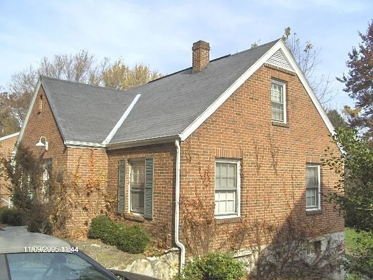 1011 Draper Rd SW — Photo 1