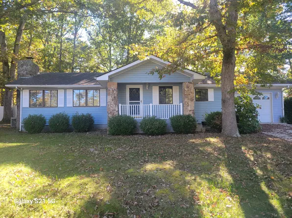 140 Lakeshire Dr, Crossville, TN 38558