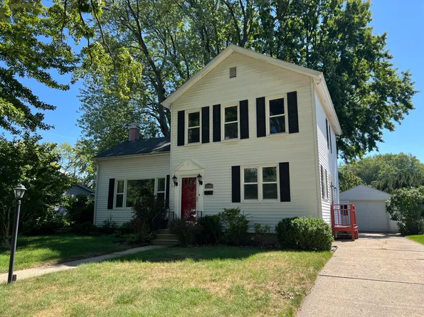 1034 Marion Ave, Grand Haven, MI 49417