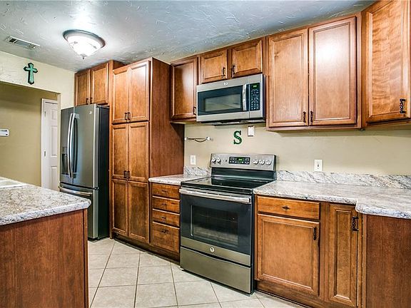 4th image of 113 Island Dr
