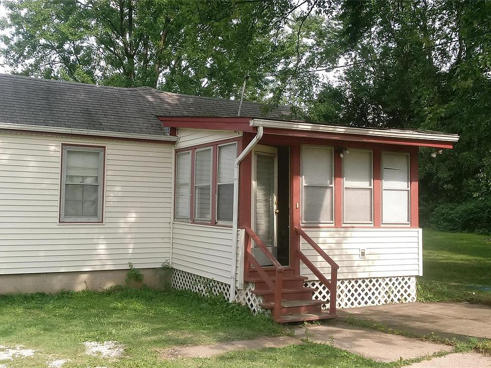 2nd image of 6265 N Hanley Rd