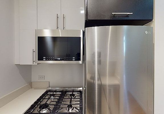 3rd image of 795 Columbus Ave Ph F