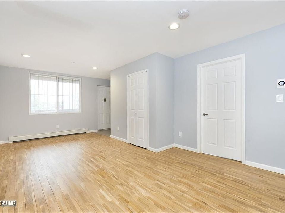 1st image of 385 Vernon Ave #4P