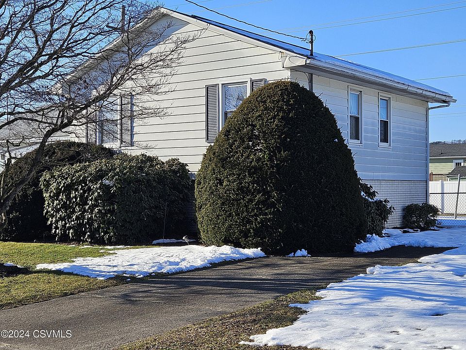 2nd image of 1225 E 5th St