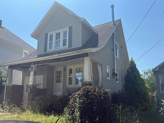2nd image of 1015 Reid St