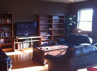 3229 N Clark St APT 3, Chicago, IL 60657