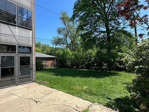 3rd image of 501 N Westmore Ave Unit 1