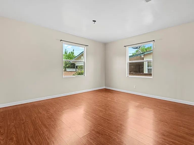 426 Santa Paula Ave — Photo 24