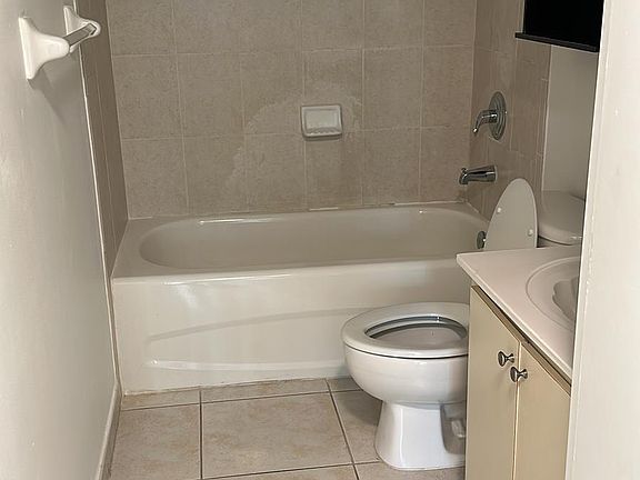 2nd image of 7240 NW 114th Ave APT 305