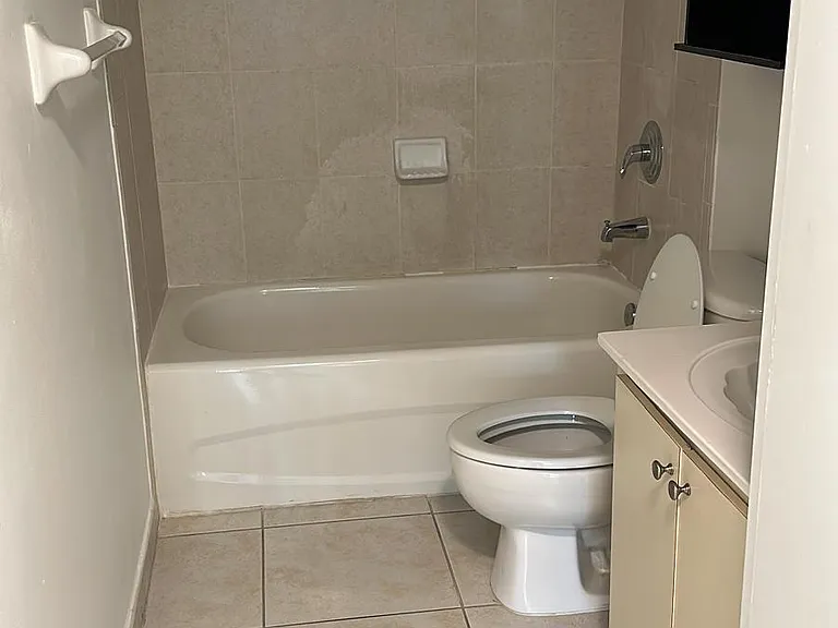 7240 NW 114th Ave #305 — Photo 2