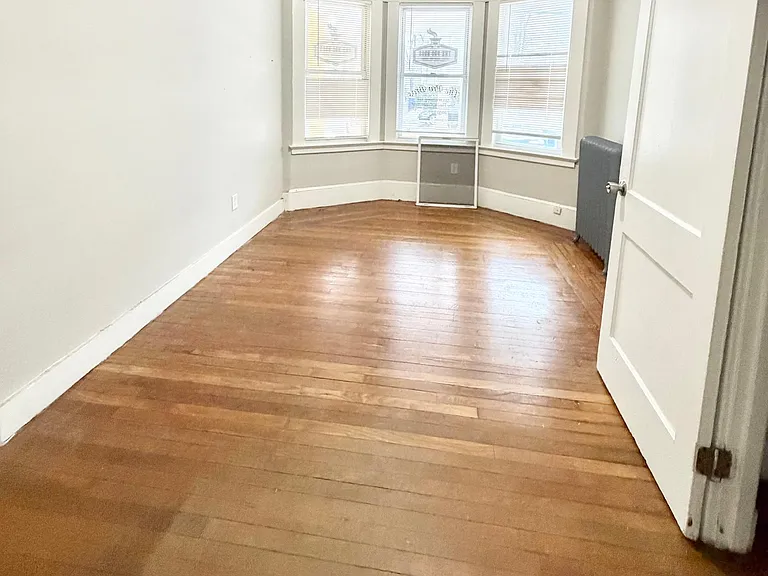 536 Winthrop Ave #1R — Photo 8