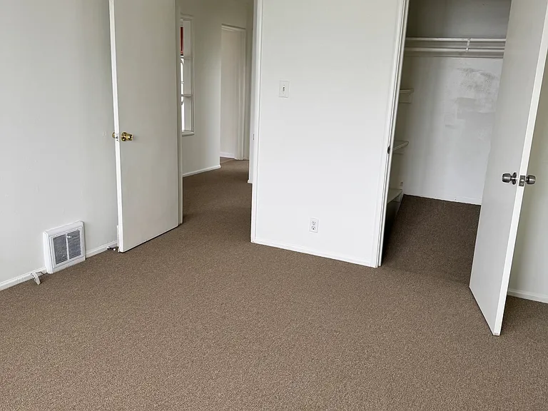 2819 Wawona St — Photo 3