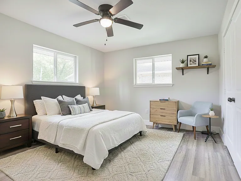 704 Natchez River Cir — Photo 34