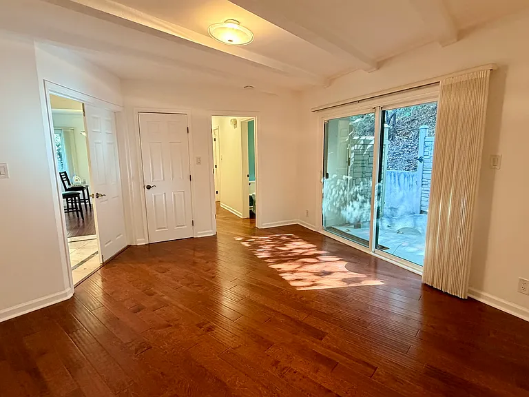 1385 Greenmont Dr — Photo 49