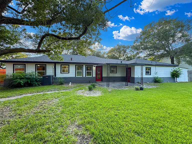 703 Texas Ave — Photo 22