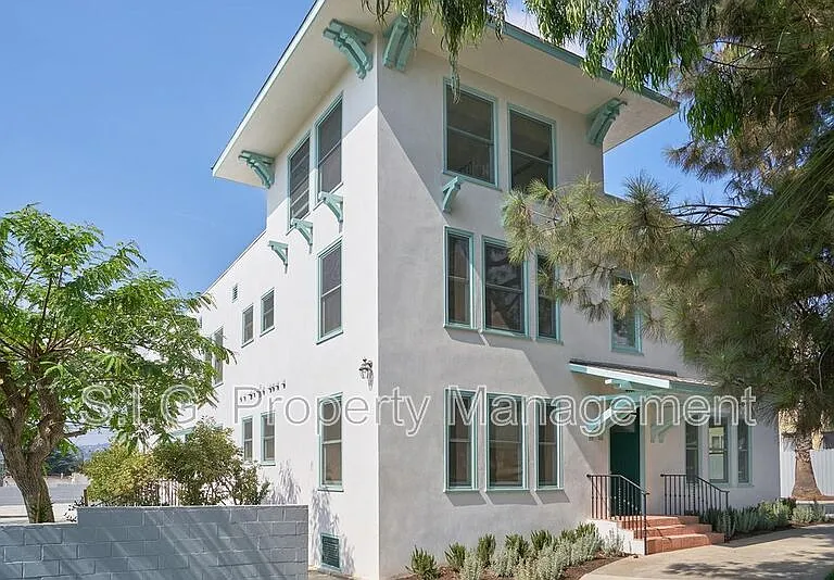 2191 El Sereno Ave #4 — Photo 9