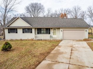 2327 Michael Ct, Reedsburg, WI 53959
