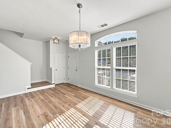 4th image of 1708 Chamberside Dr