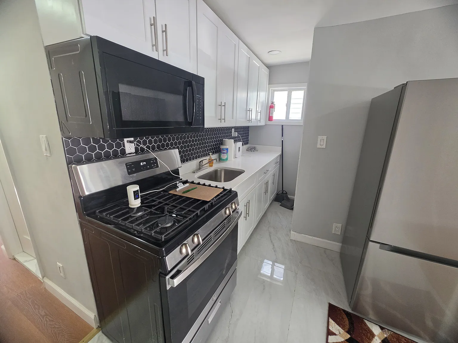 2 bed, $2,900 — Photo 2