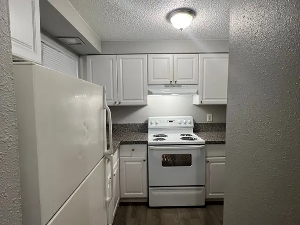 Glendoveer Heights, 15850 NE Glisan St APT 05, Portland, OR 97230