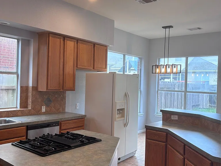 1704 Lynnville Trl — Photo 11