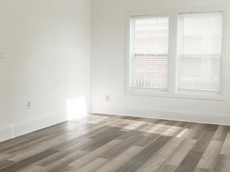 511 N Monroe St — Photo 9