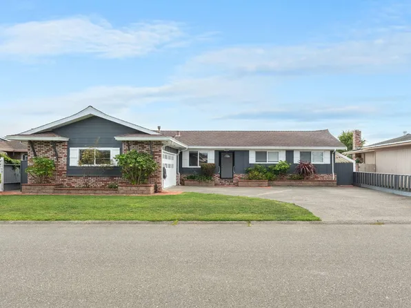 1002 Emerald Ln, Fortuna, CA 95540