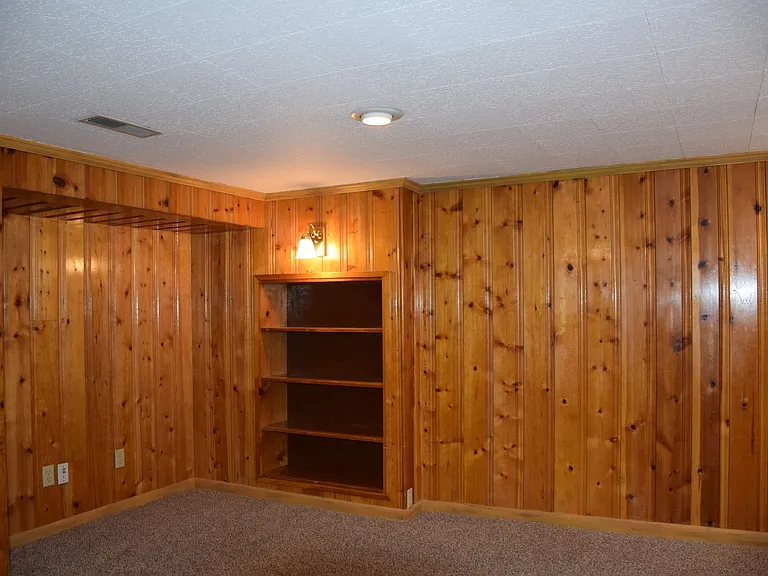864 E Bryan Ave — Photo 7