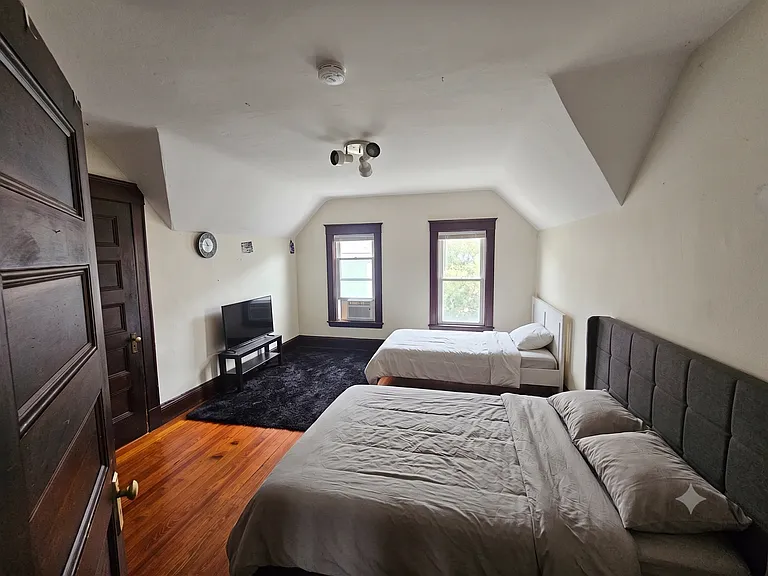 320 Highland Ave #2 — Photo 3