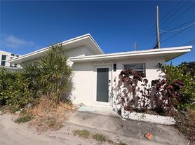 2036 Jackson St, Hollywood, FL