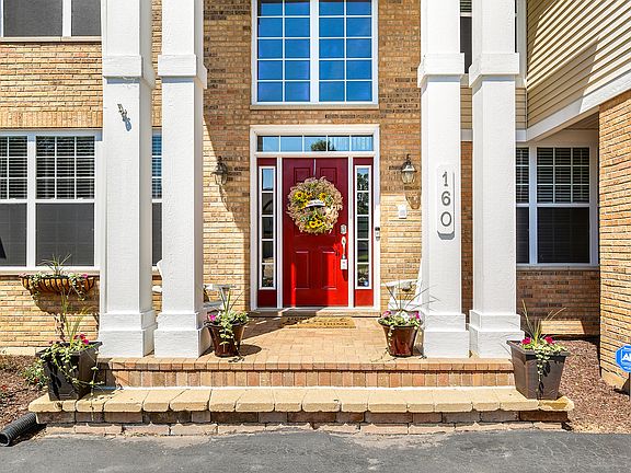 3rd image of 160 Primrose Ln