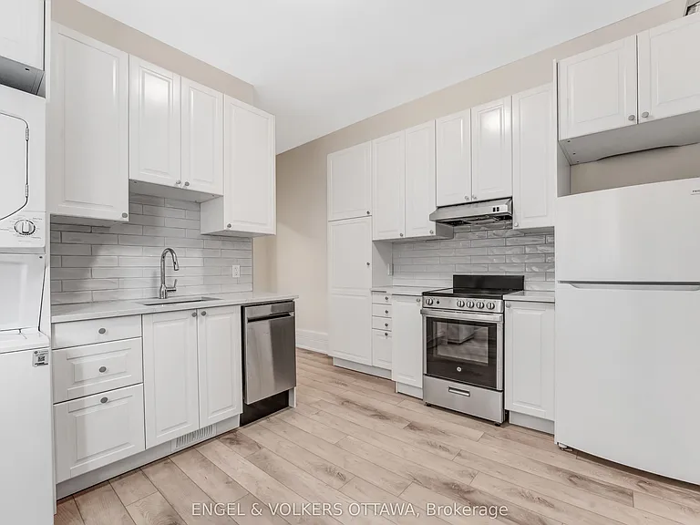 170 Ivy Cres #2 — Photo 12