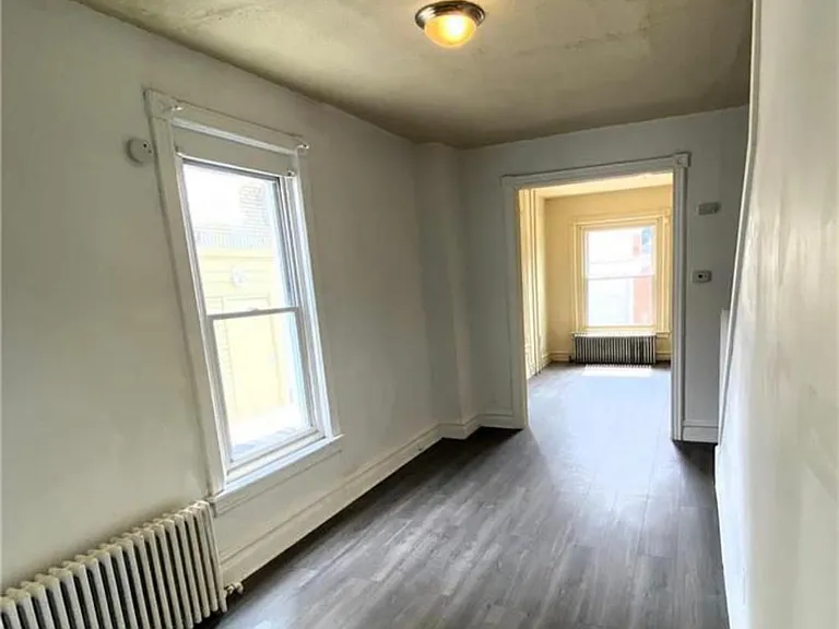 711 N Fountain St — Photo 12